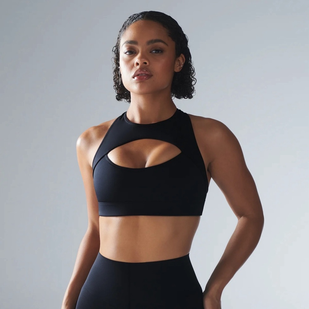 SAVAGE X FENTY HOTLINE MEDIUM-IMPACT SPORTS BRA